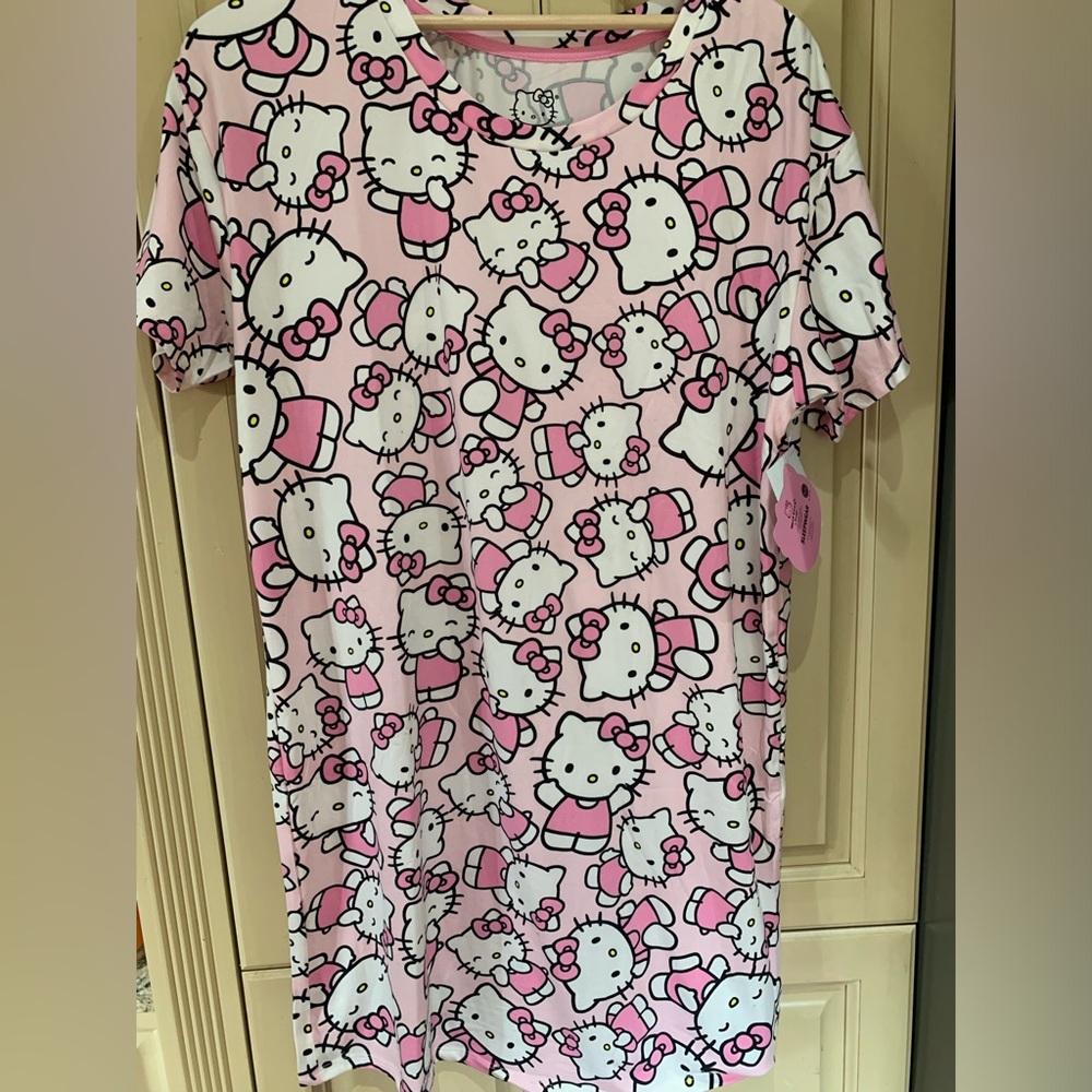Hello Kitty, sleep shirt